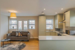Chic 2 Bed Flat - Balcony - Allocated Parking